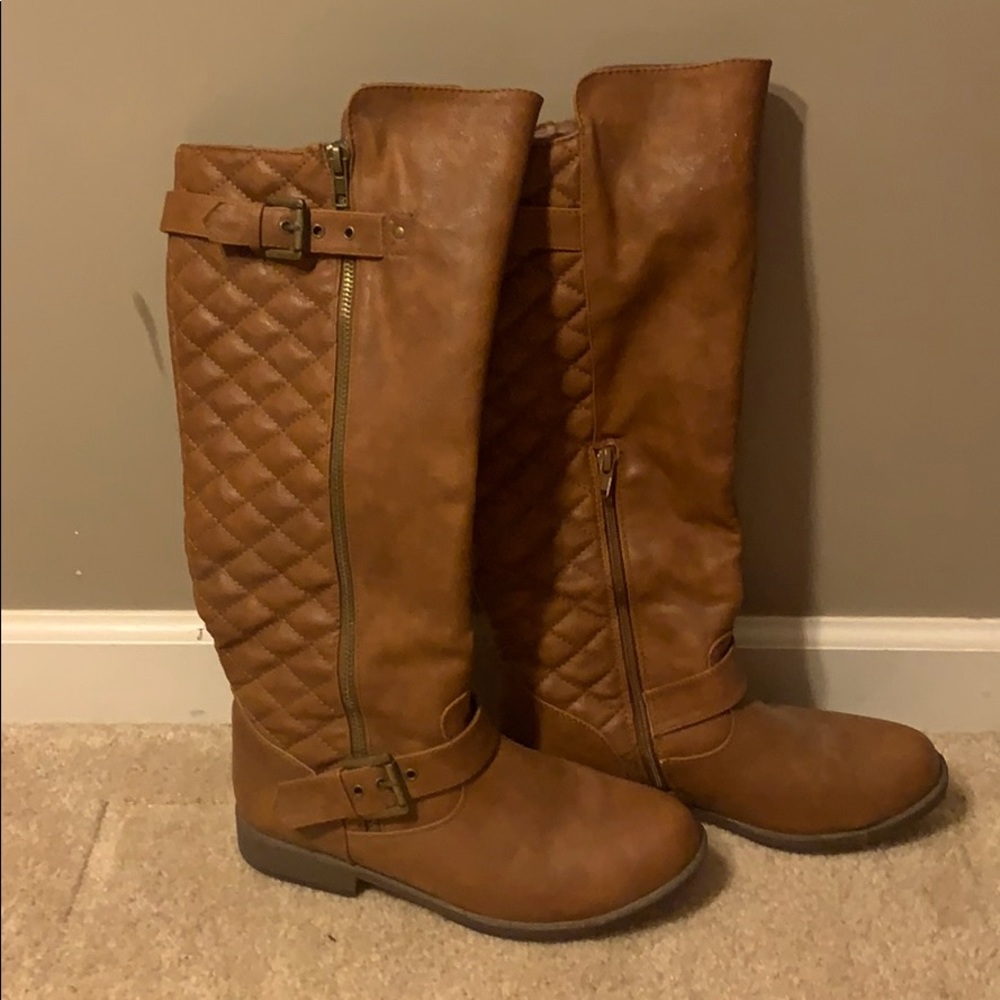 Women’s small heel brown leather boots